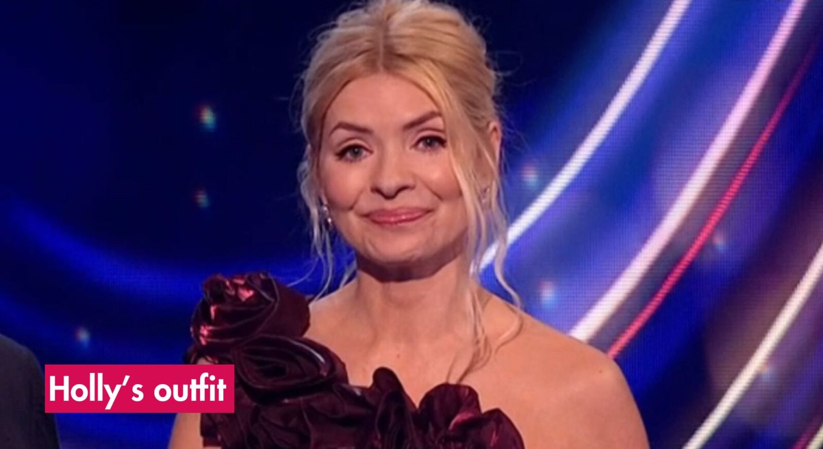 Dancing On Ice fans gush over Holly Willoughby's 'gorgeous' and 'elegant' dress