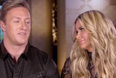 Kim Zolciak Breaks Down Onstage Over Divorce From Kroy Biermann