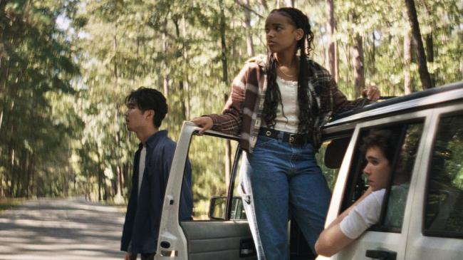 ‘It Ends’ Review: College Grads Find Themselves on Long Road to Nowhere in Promising but Underdeveloped Indie Horror Movie