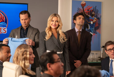 (L to R) Scott MacArthur as Ness Gordon, Kate Hudson as Isla Gordon and Drew Carver as Sandy Gordon in Episode 102 of Running Point.