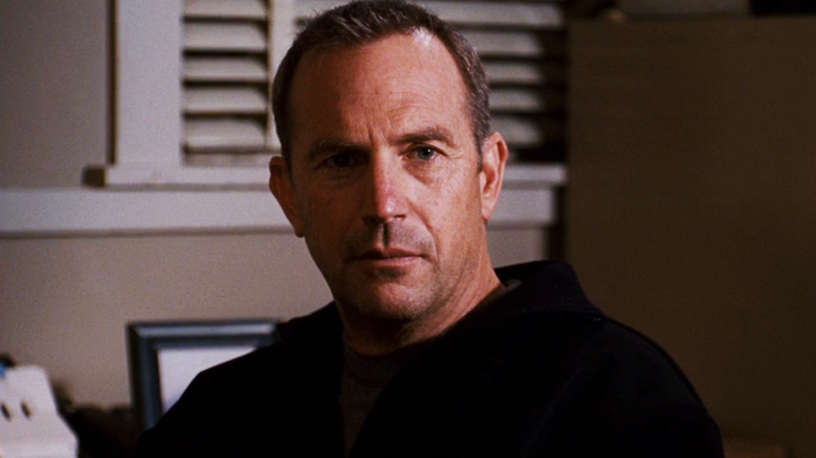 A Kevin Costner Flop With Ashton Kutcher Is Finding Fans Decades Later On Tubi - SlashFilm
