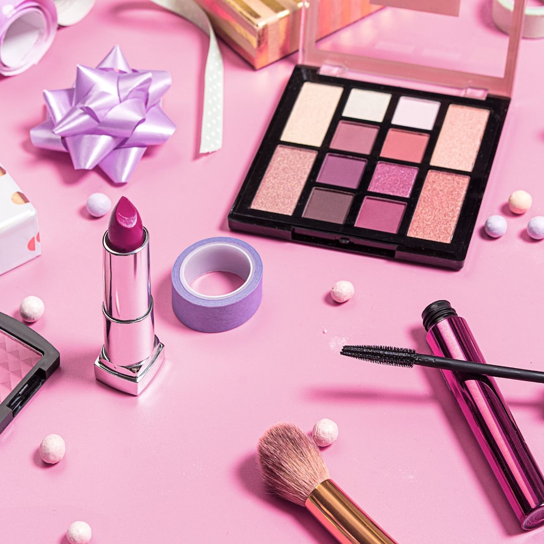 Get $110 Worth of Makeup for $20: The Best Mother’s Day Beauty Gift Sets Up to 82% Off