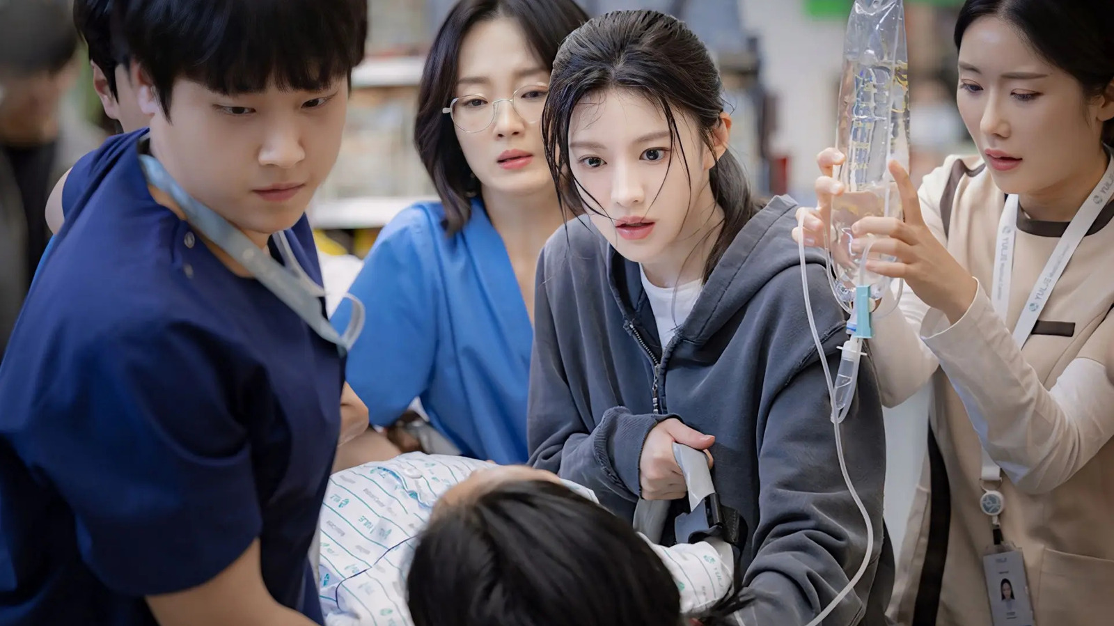 K-Drama Fans Need To Watch This New Medical Series Dominating Netflix Korea - SlashFilm