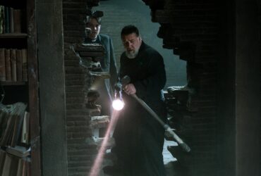 Russell Crowe's Spooky Pope Movie Is A Must-Watch For Hulu Users - SlashFilm