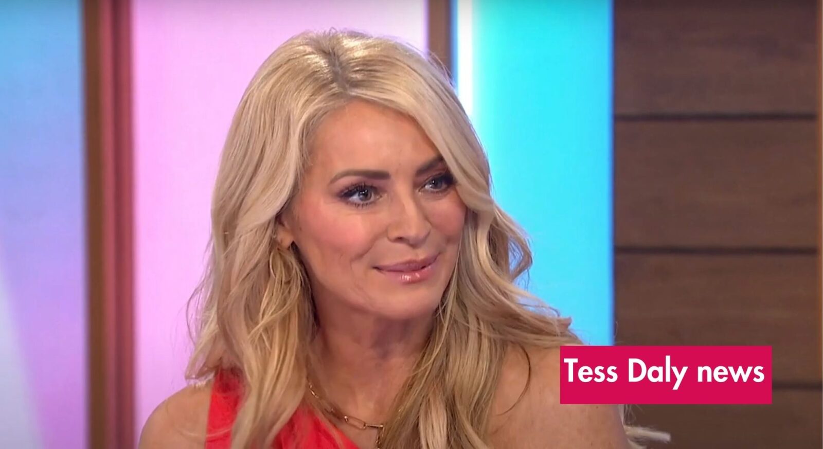 Tess Daly leaves her followers stunned as she poses in daring gold bikini: "Hot stuff"